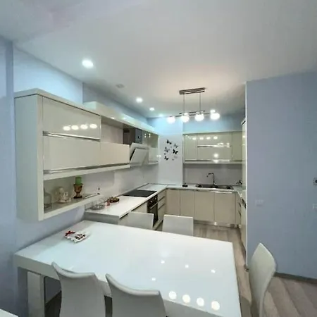 Stylish City-center Apartment *