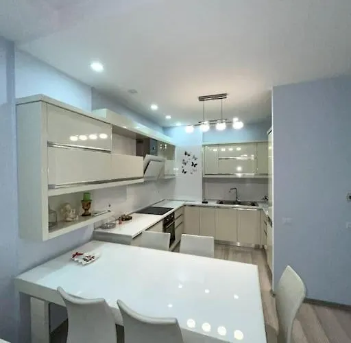 Stylish City-center Apartamento *